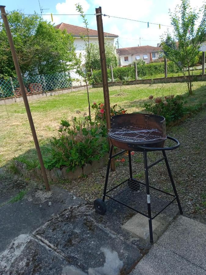 Maison Entiere Avec Parking, Garage Et Jardin มงต์ลูซง ภายนอก รูปภาพ