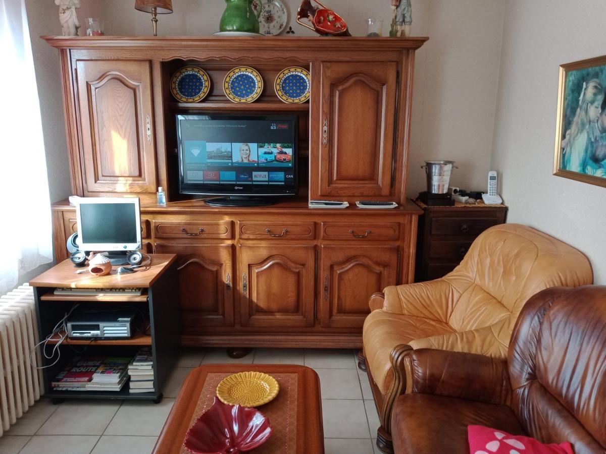 Maison Entiere Avec Parking, Garage Et Jardin มงต์ลูซง ภายนอก รูปภาพ