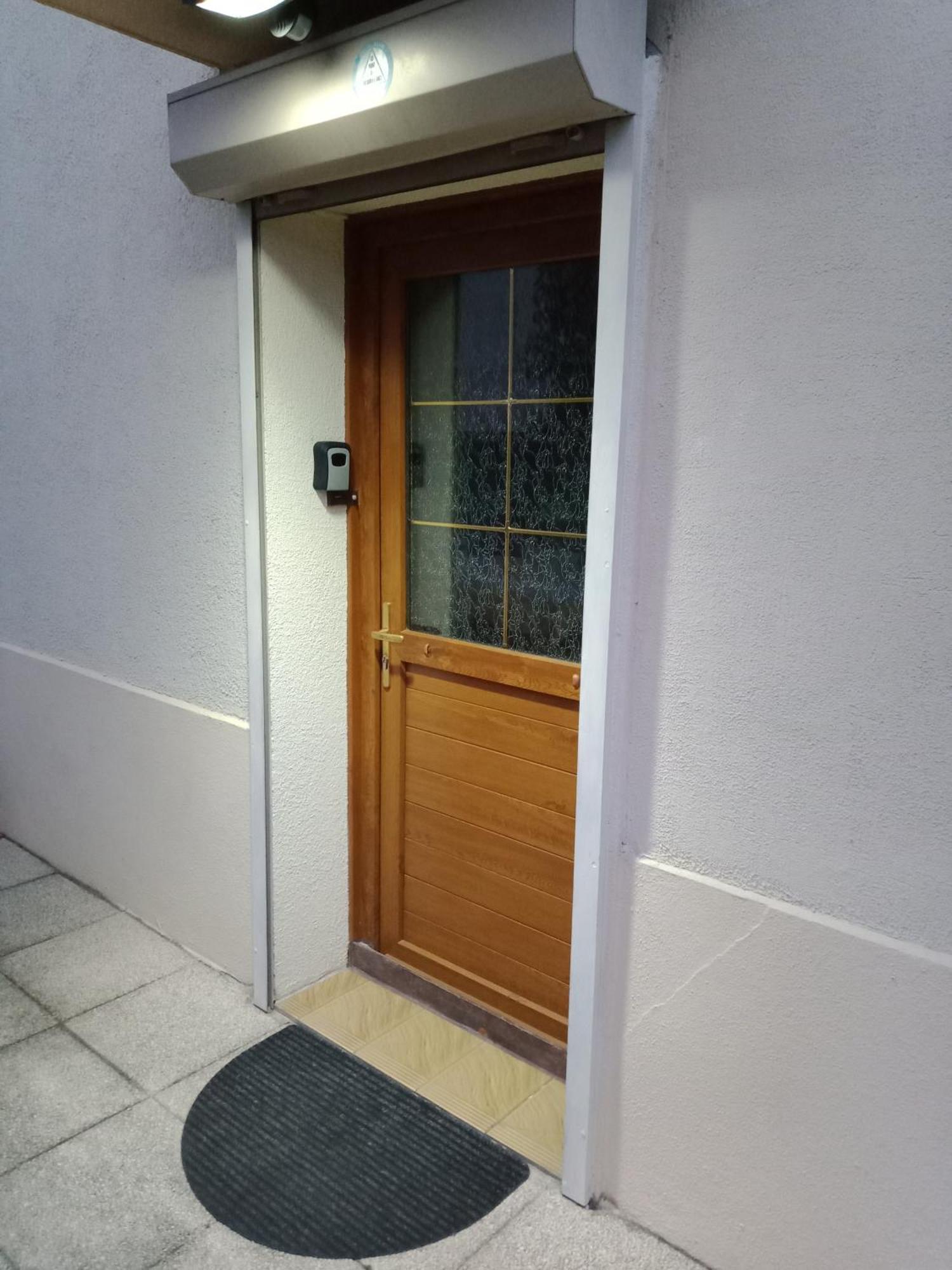 Maison Entiere Avec Parking, Garage Et Jardin มงต์ลูซง ห้อง รูปภาพ